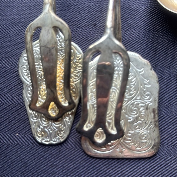 Elegant Silver Utensil Set Holiday! - Picture 4 of 4